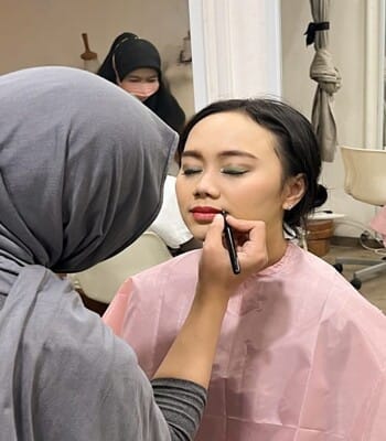 Murid Kelas Beginner saat ujian akhir — Medina Studio Kursus