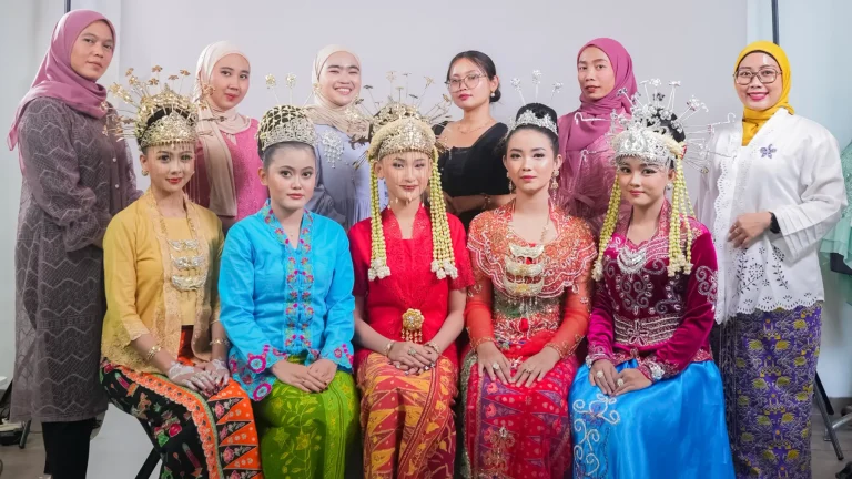 Intip Ujian Kursus Tata Rias Pengantin Betawi: Photoshoot MUA Profesional