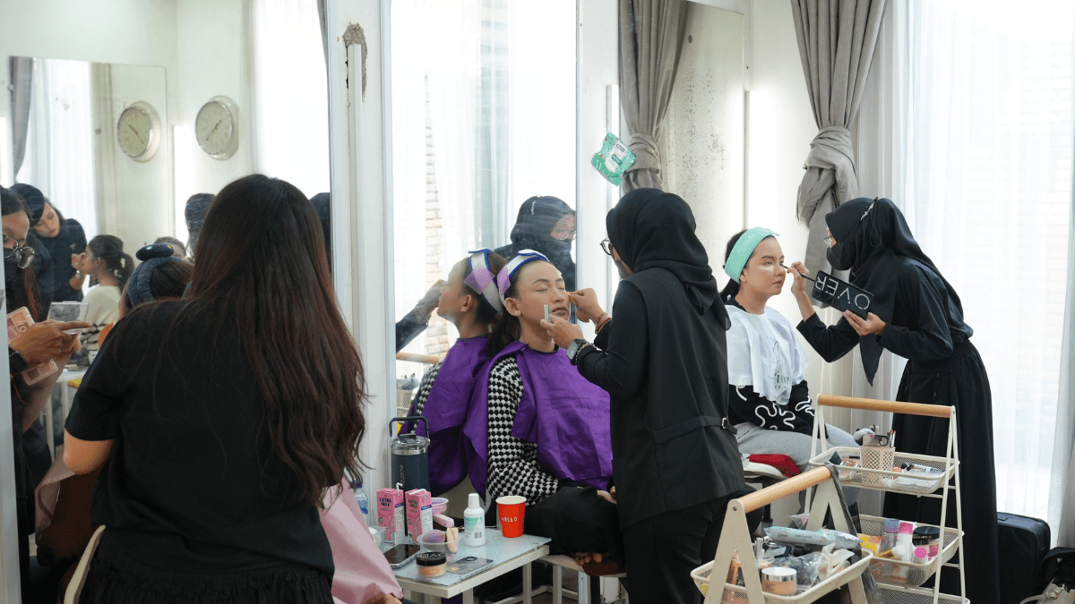 Kursus Make Up di Tangerang - Medina Studio Kursus