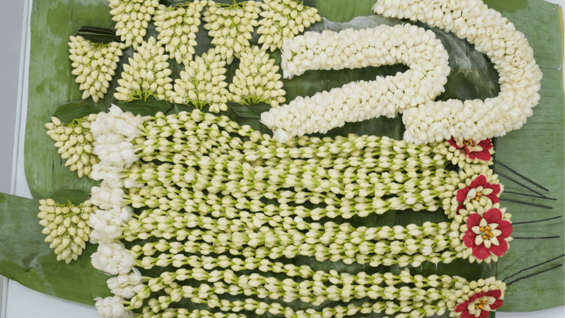 Ronce Bunga Pengantin Sunda Putri - Medina Studio Kursus