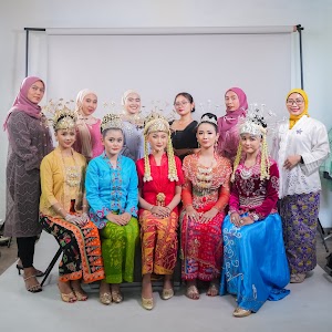 Medina Studio Kursus - Kursus Make Up dan Tata Busana Tangerang place picture