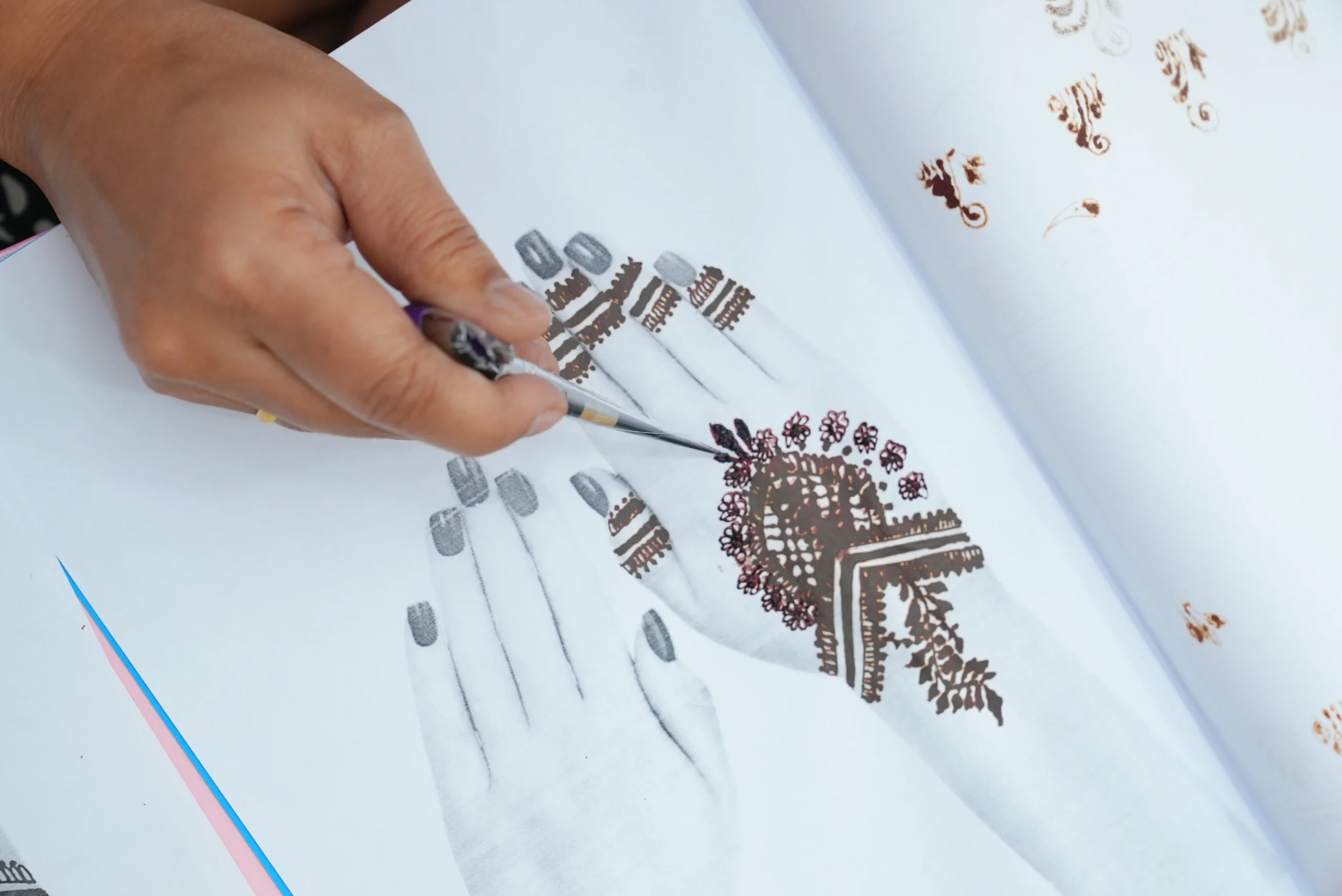 Belajar buat henna - Medina Studio