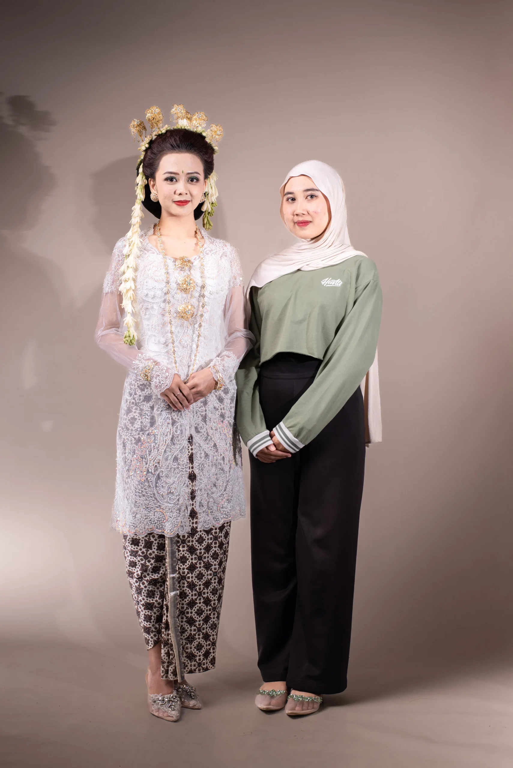Pengantin Sunda — Busana Tradisional