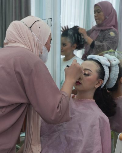 Kursus Makeup & Tata Busana Tangerang Medina Studio